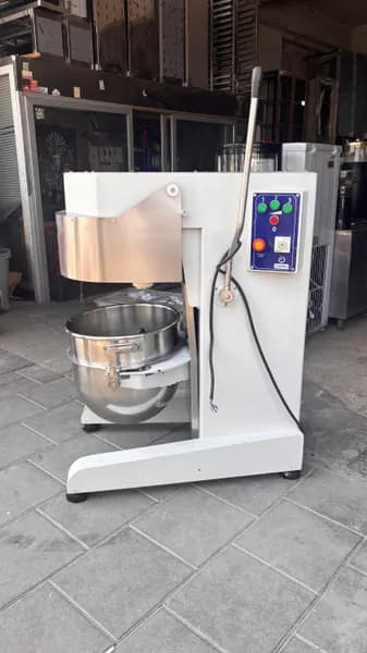 40 L 380 V PLANET 3 BAŞLIKLI MİKSER MATEKA