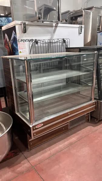 120 CM ÜFLEMELİ SOĞUTUCU PASTA DOLABI