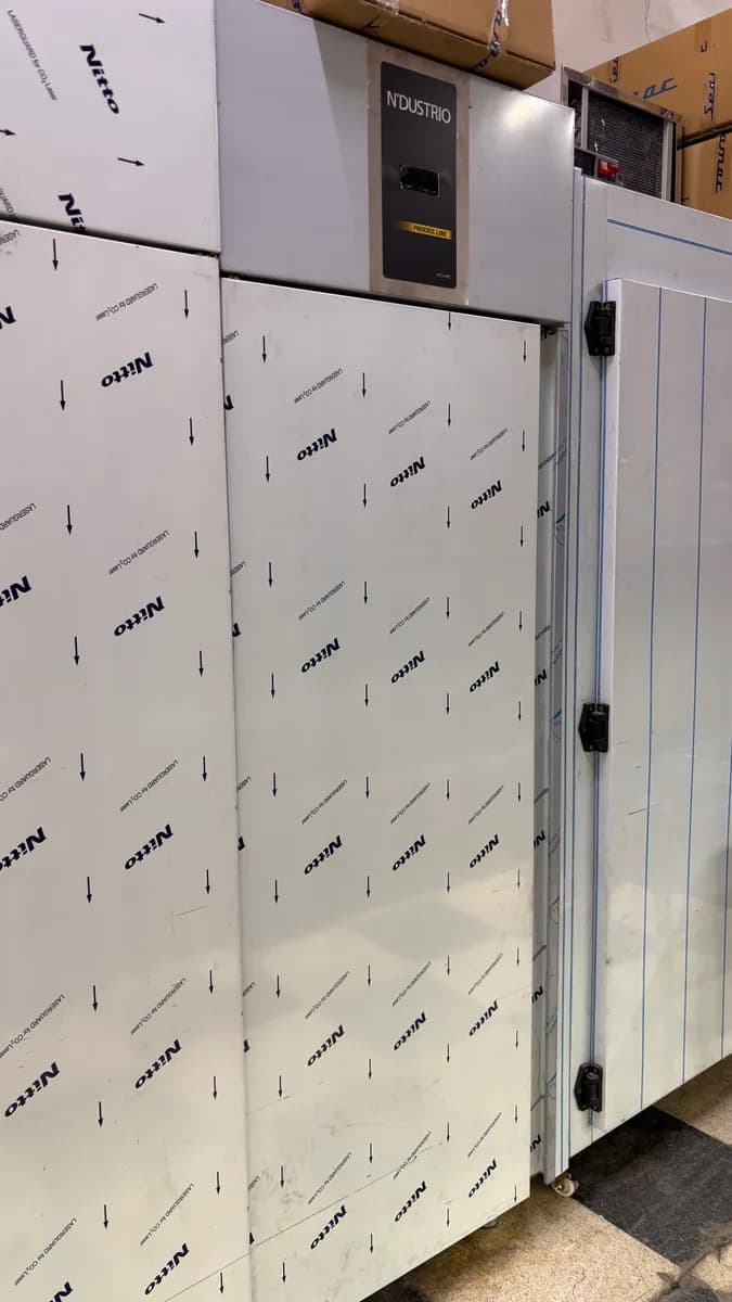 DİK TİP SNACK BUZDOLABI, 1 TAM KAPAKLI, ÜSTTEN MOTORLU N'DUSTRIO