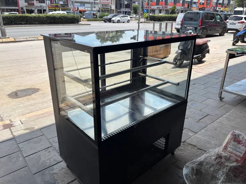 105 CM ÜFLEMELİ PASTA TAATLI DOLABI
